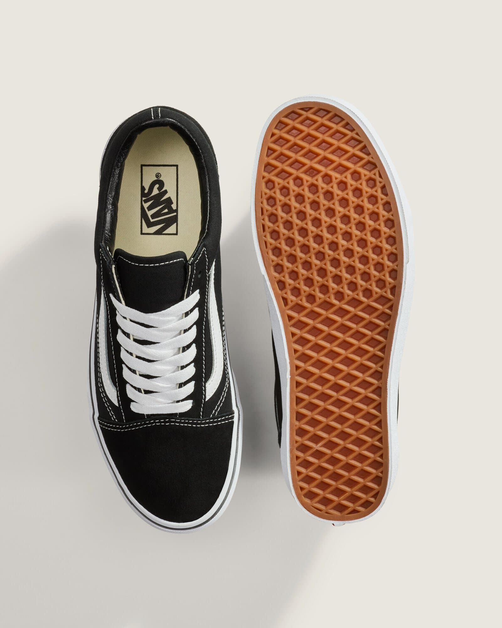 Tênis Vans - Old Skool Black White - 3
