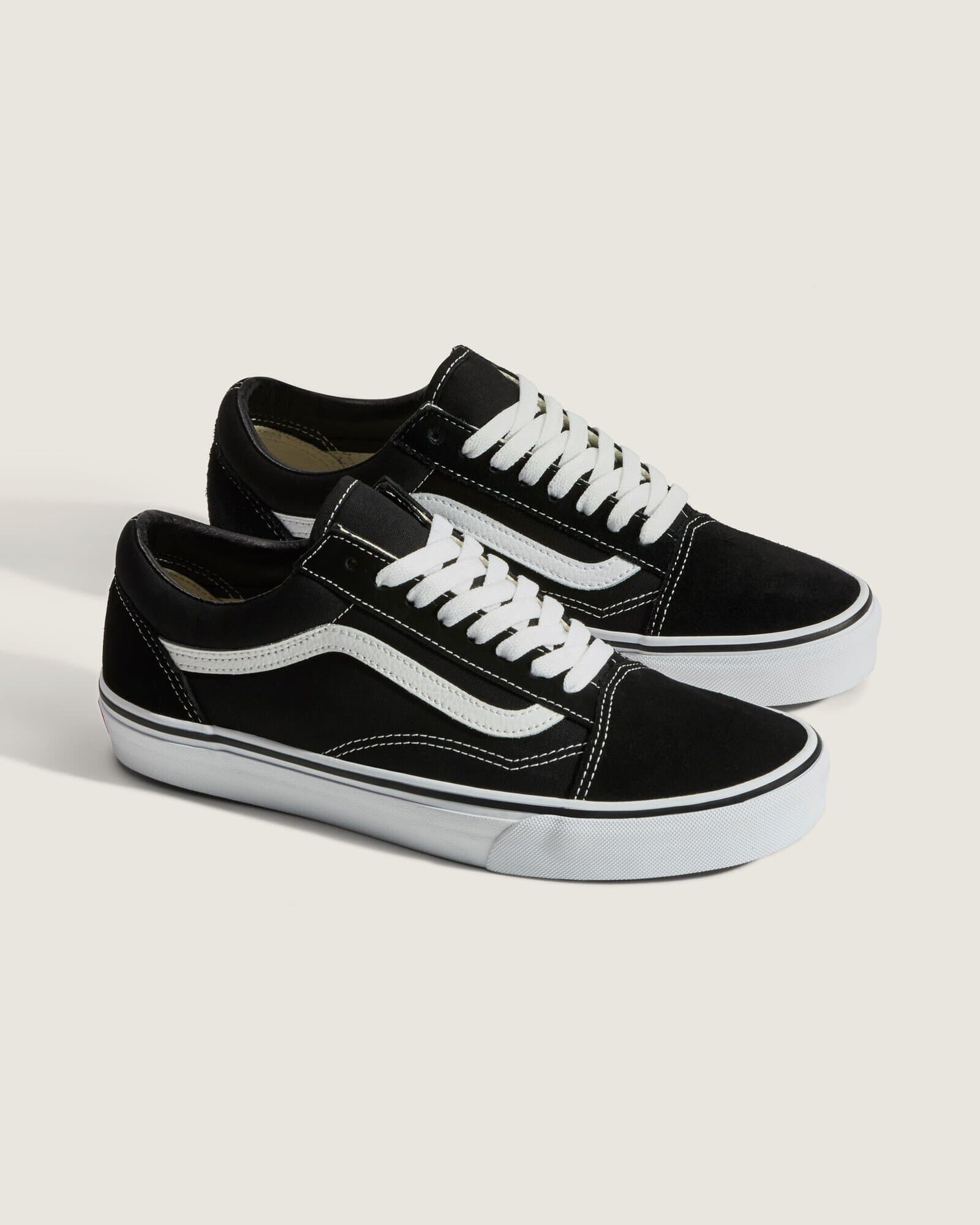Tênis Vans - Old Skool Black White - 2
